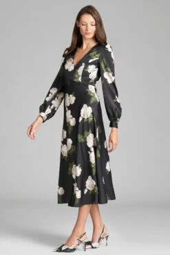 Front Page 31 Front Page -Sachin & Babi Clothing E COM 289