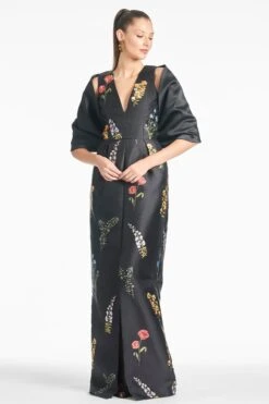 THE HUG SHAWL - BLACK 6 THE HUG SHAWL - BLACK -Sachin & Babi Clothing SHAWL BLACK FRONT2